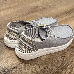 Hey Dude shoes- Wendy rise size 8